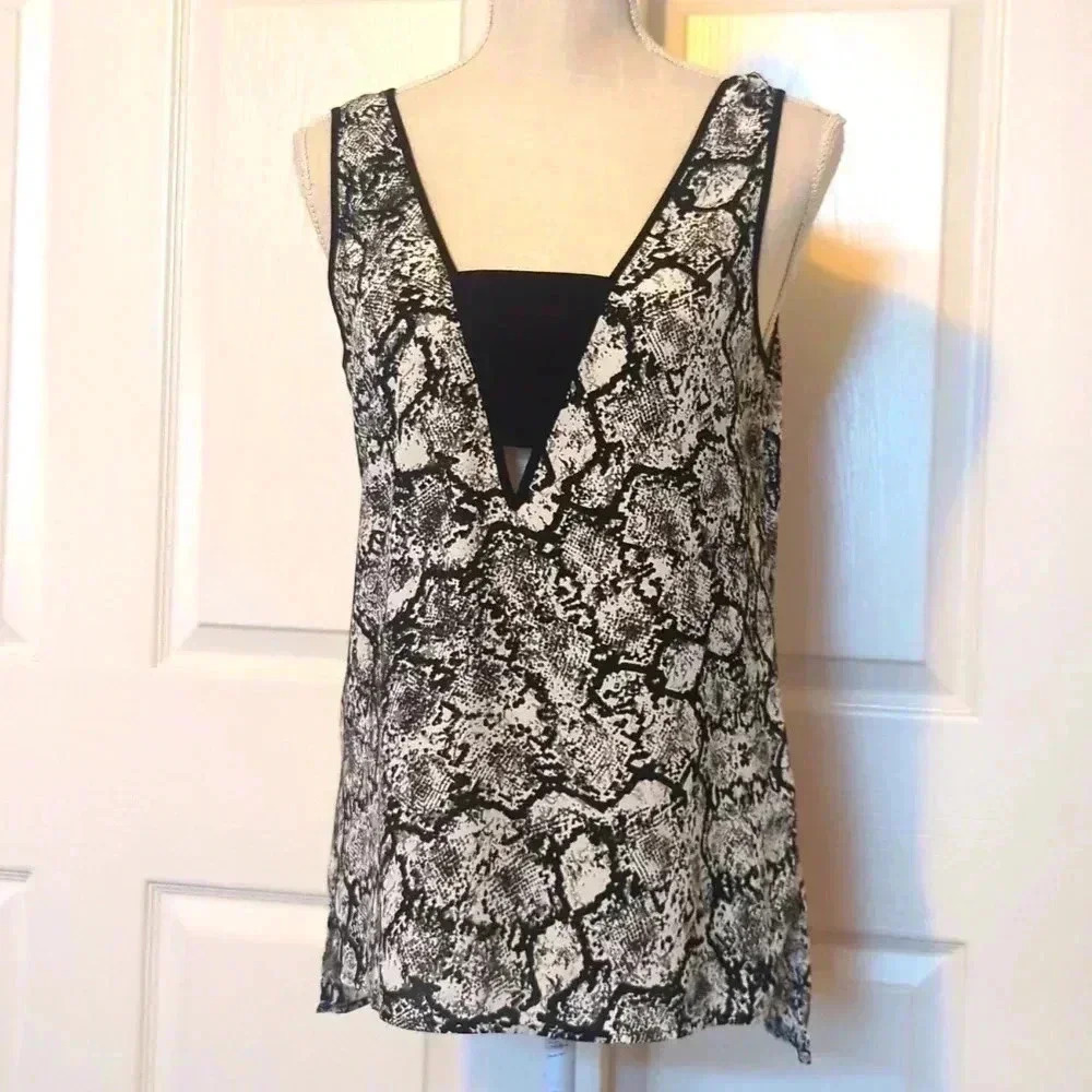 Express Snake Print Blouse - Picture 2 of 5